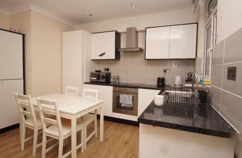 Finsbury Park Apartment | Evergreen Apartments- Flat 2