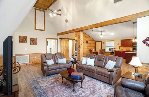 College Station Other | Evergreen Escape - Smith