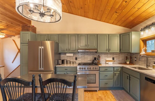 Jay House | Evergreen Escape: Cozy 3BR Jay cabin, pet-friendly, near Whiteface Mountain