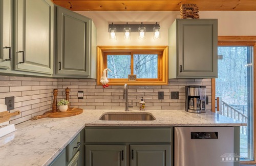 Jay House | Evergreen Escape: Cozy 3BR Jay cabin, pet-friendly, near Whiteface Mountain