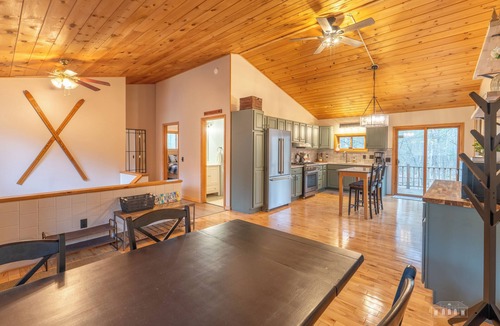 Jay House | Evergreen Escape: Cozy 3BR Jay cabin, pet-friendly, near Whiteface Mountain