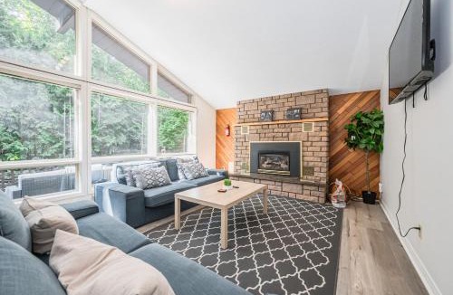Tobermory Ski Chalet | Evergreen Escape - Tobermory Chalet and Sauna