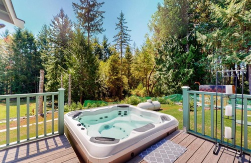 Longbranch House | Evergreen Hideout