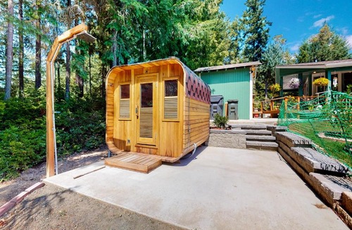 Longbranch House | Evergreen Hideout