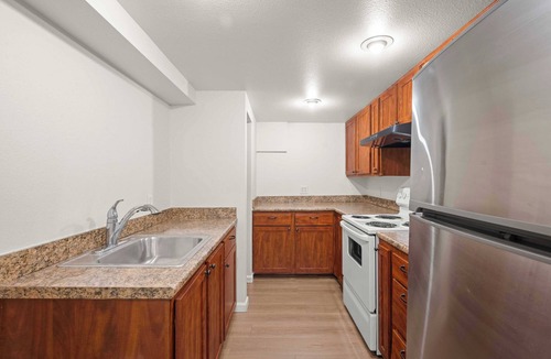 Norkirk House | Evergreen Home on 8th Ave｜Workspace｜WFH Ready｜Private Deck｜Garage Access