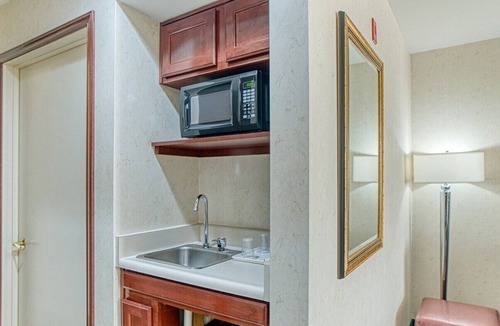 Monroe Hotel | Evergreen Inn and Suites