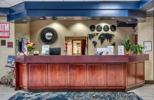 Monroe Hotel | Evergreen Inn & Suites