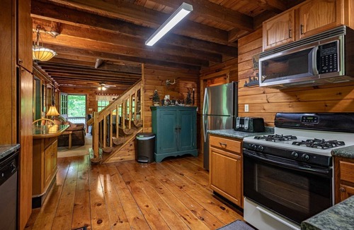 Town of Webb House | Evergreen Lodge - 4th Lake Hollywood Hill Association