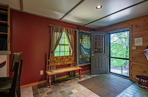Town of Webb House | Evergreen Lodge - 4th Lake Hollywood Hill Association