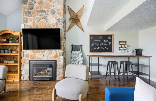 The Blue Mountains House | Evergreen Lodge | Walk to Blue Mtn In-Unit Sauna