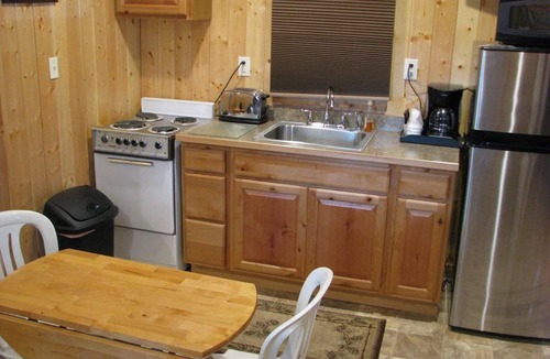 Coram Hotel | Evergreen Motel