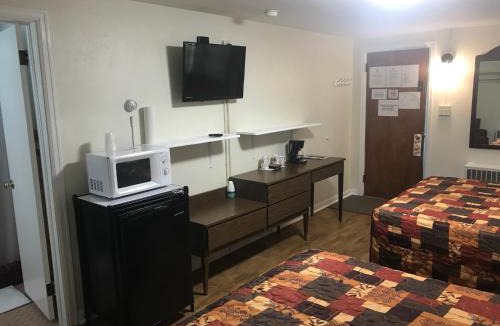 Town of Scriba Hotel | Evergreen Motel