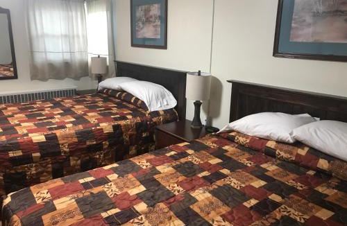 Town of Scriba Hotel | Evergreen Motel