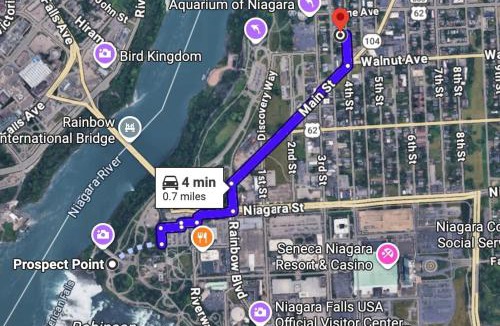 Downtown Niagara Falls Apartment | Evergreen Niagara 17-min walk Free Wifi Parking