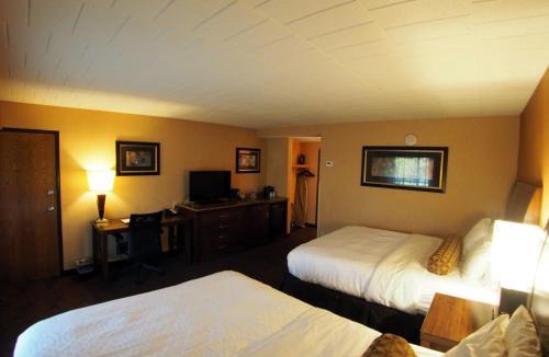 Cadillac Resort | Evergreen Resort