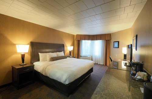 Cadillac Hotel | Evergreen Resort