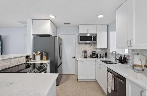 Central Corals House | Evergreen Retreat Home for 7
