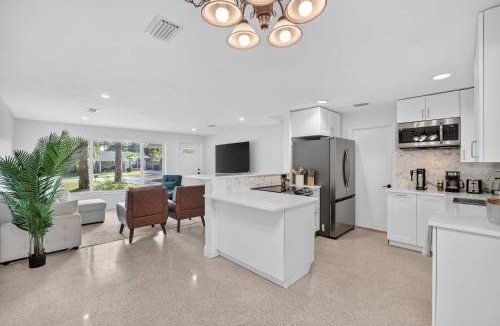 Central Corals House | Evergreen Retreat Home for 7