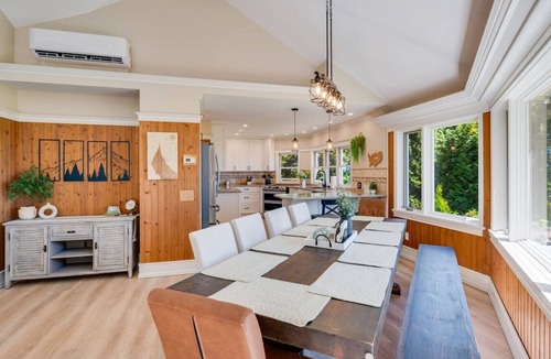 Poulsbo House | Evergreen View Retreat Sleeping up to 16