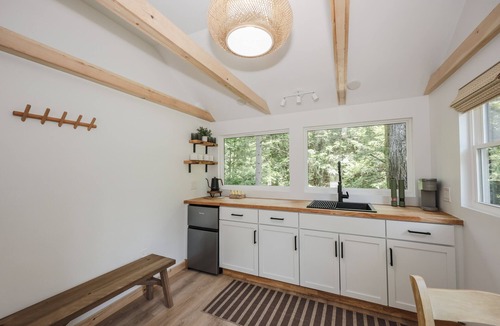 Lincoln Cabin | EverHaus | Cabin by the Brook at Harvard Brook Cabins