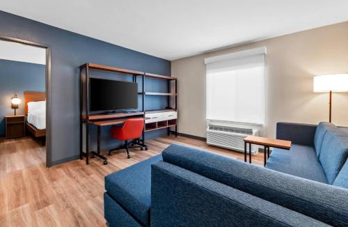 West San Antonio Hotel | Everhome Suites San Antonio Lackland near SeaWorld by Choice Hotels