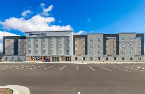 Greenwich Hotel | Everhome Suites Wichita Northeast by Choice Hotels