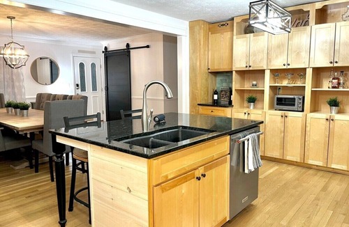 Afton House | Everley Whole Property