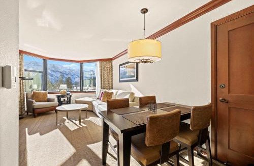 Olympic Valley House | Everline Resort & Spa Palisades-Valley View Suite