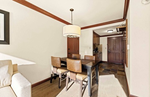 Olympic Valley Resort | Everline Resort & Spa- 8 Person Suite