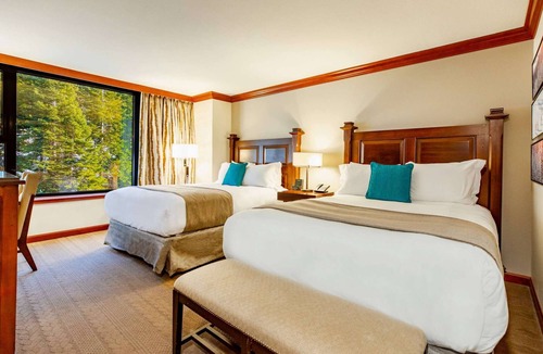 Olympic Valley Hotel | Everline Resort & Spa Deluxe Queen Forest View