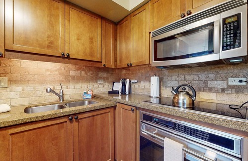 Olympic Valley Condo | Everline Resort & Spa Ski-in-ski-out condo with elevator, pool, hot tub, & spa