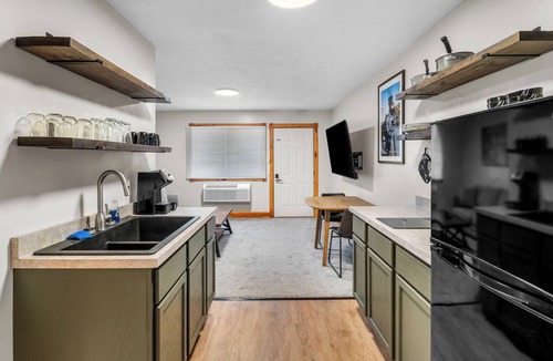 Hill City Hotel | EverSpring Inn & Suites