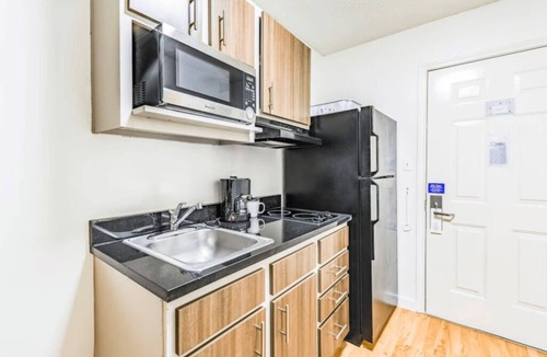 Northwest Dallas Hotel | Everstay Living