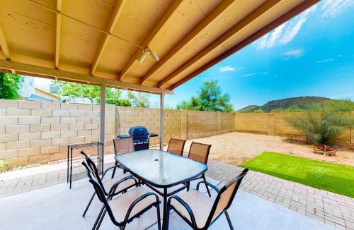 Overland Trail House | Everything at Your Fingertips