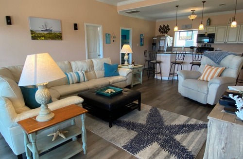 Port Bolivar House | Everything Beachy! Beautiful home Close to the Beach