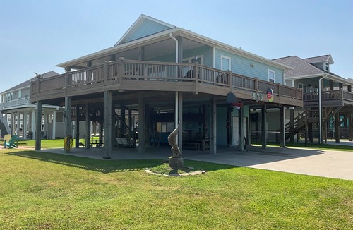 Port Bolivar House | Everything Beachy! Beautiful home Close to the Beach