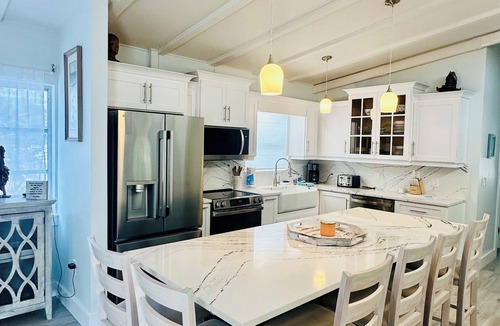 Anna Maria House | Everything inside is new and beachy! 2 blocks to Bean Point Beach! PETS ALLOWED
