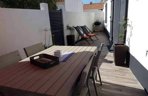 Noirmoutier-en-l'Ile House | Everything is done on foot or by bike (600 m center and 1km beaches)