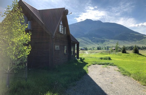 Livingston House | "Everything Is Top Cabin!"