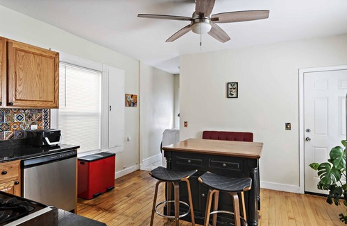 Chelsea Apartment | Everything You Need, Bright Sunny Condo