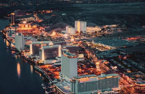 Laughlin House | Everything You Need For A Comfortable Stay! 4 Modish Units, Dining, Gambling!