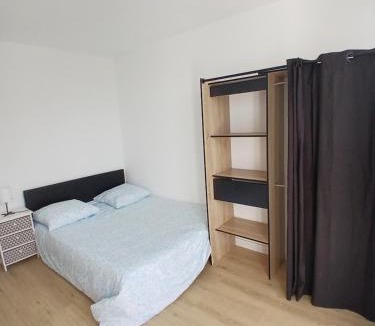 Sainte-Genevieve-des-Bois House | Eves Rooms