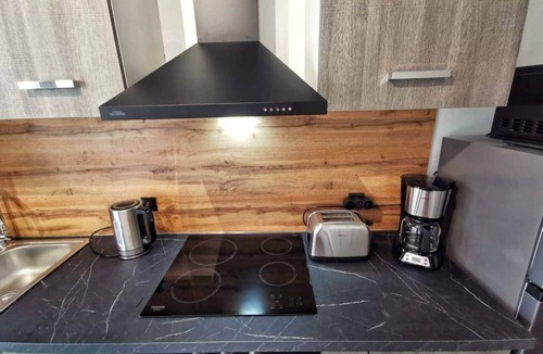 Le Mans House | Evian Bundle: 5 houses 20p