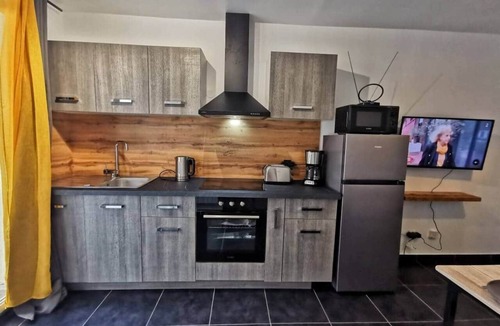 Le Mans House | Evian Bundle: 5 houses 20p