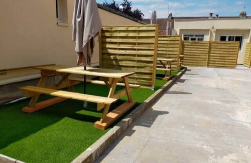 Le Mans House | Evian02 Large T2, quiet, terrace, free parking