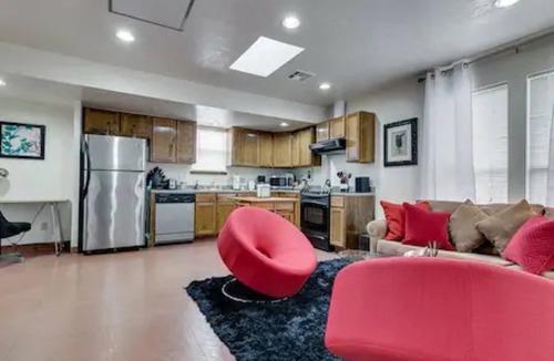 Midtown Apartment | Evie's apartment