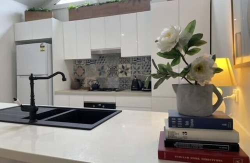 Belmont House | Evies Belmont Cottage