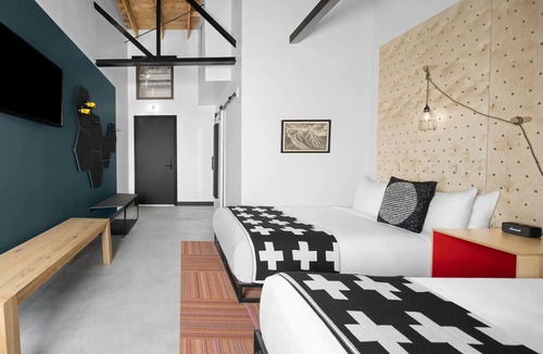 People's Freeway Hotel | evo Hotel, Boulder Room w/2 Queens, Free Parking & Dog-friendly