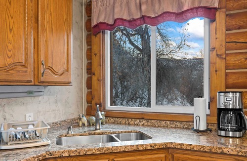 Timber Lakes Cabin | Evy's Cabin, 2 miles to snowmobiling