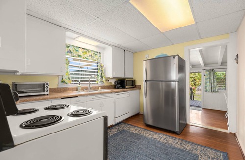 Ewa House | Ewa Beachfront Cottage: Beachfront w/Yard & Oceanviews - Your Nostalgic Aloha!